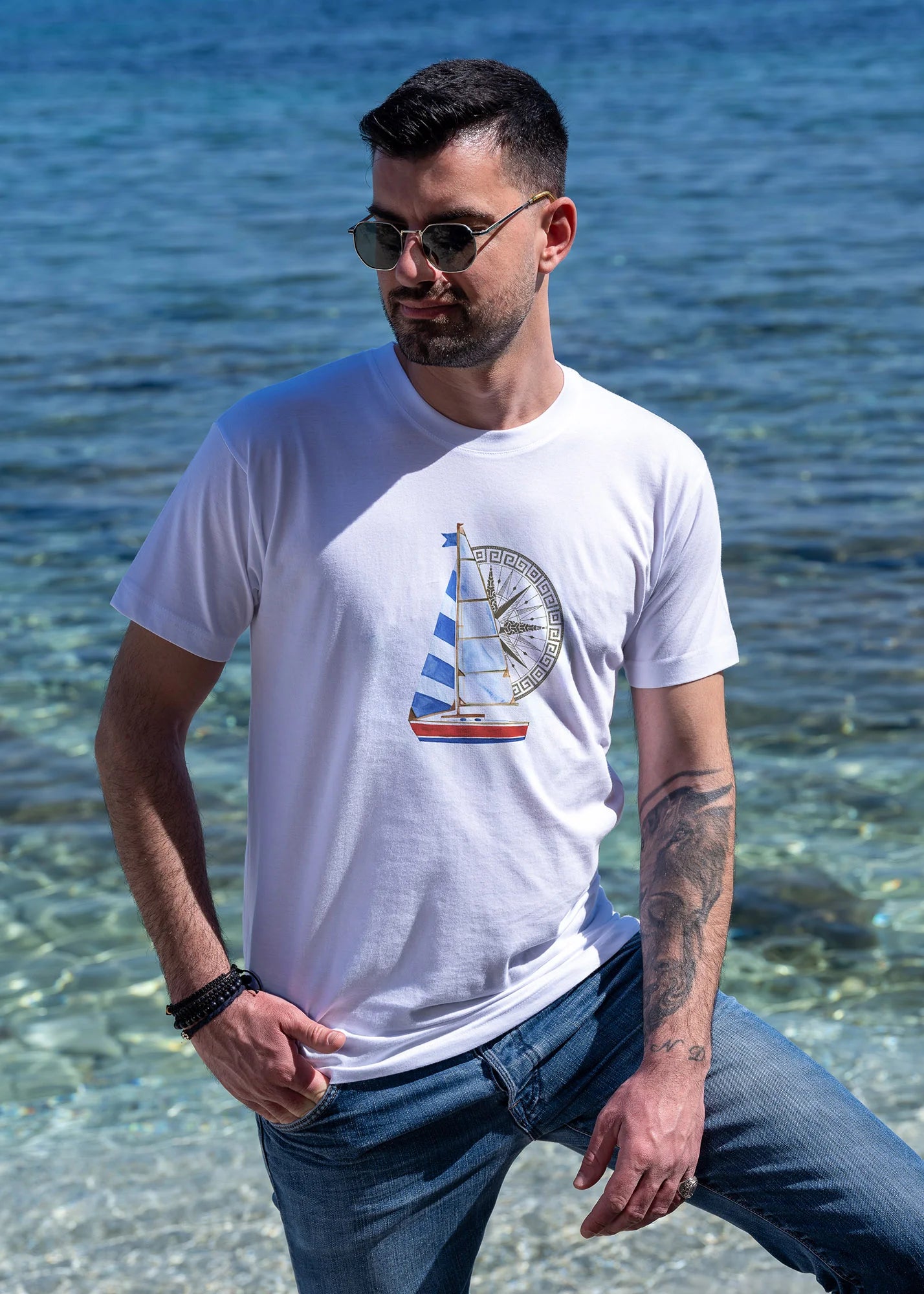 Sailing boat & Compass - T-Shirts