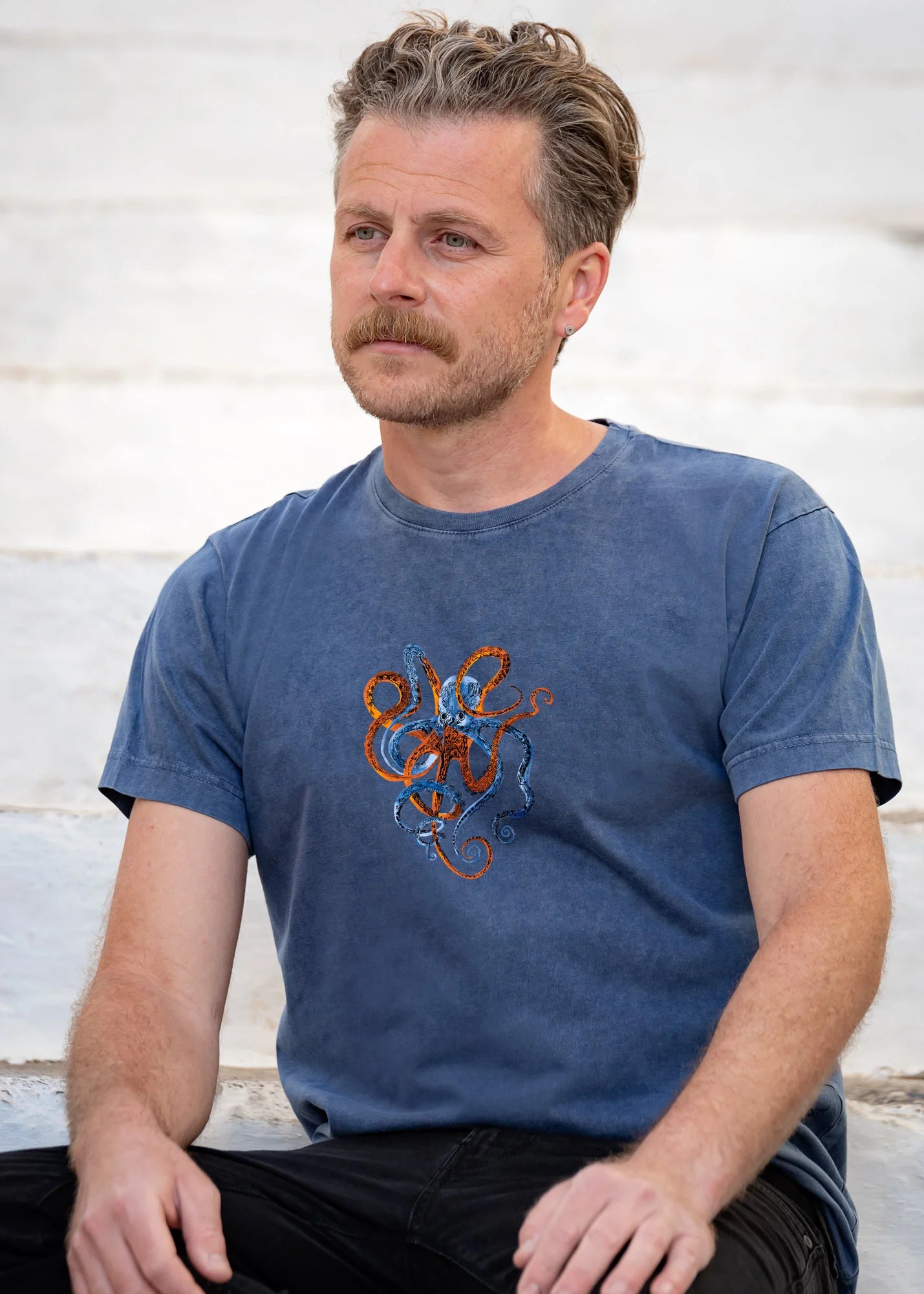 Octopus - Stonewashed T-Shirts