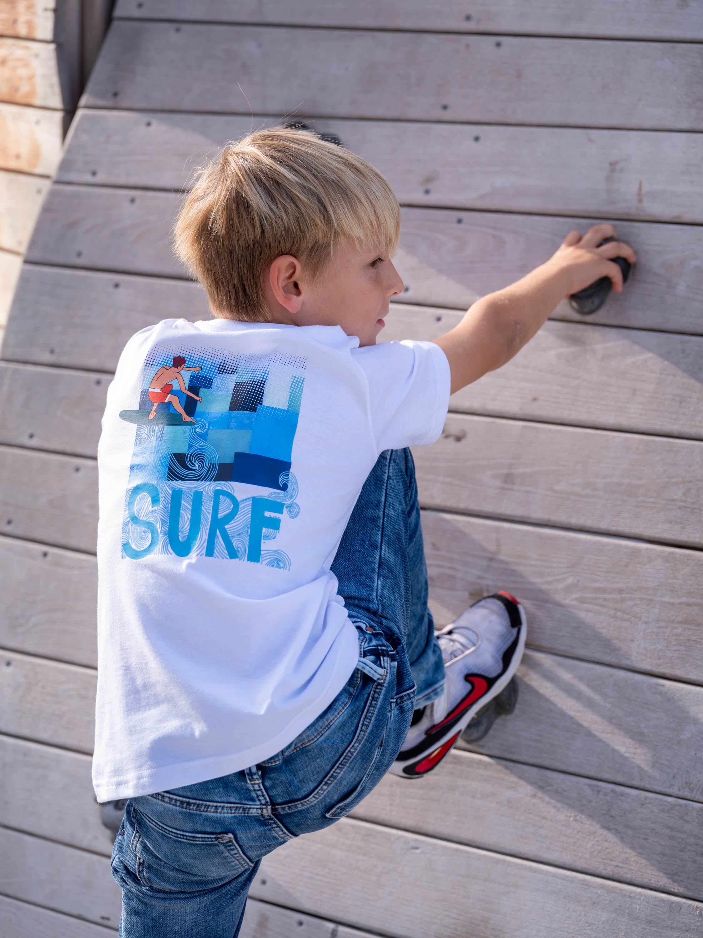 SURF Τυπογραφικό Κολάζ Παραλίας - Μπλούζες