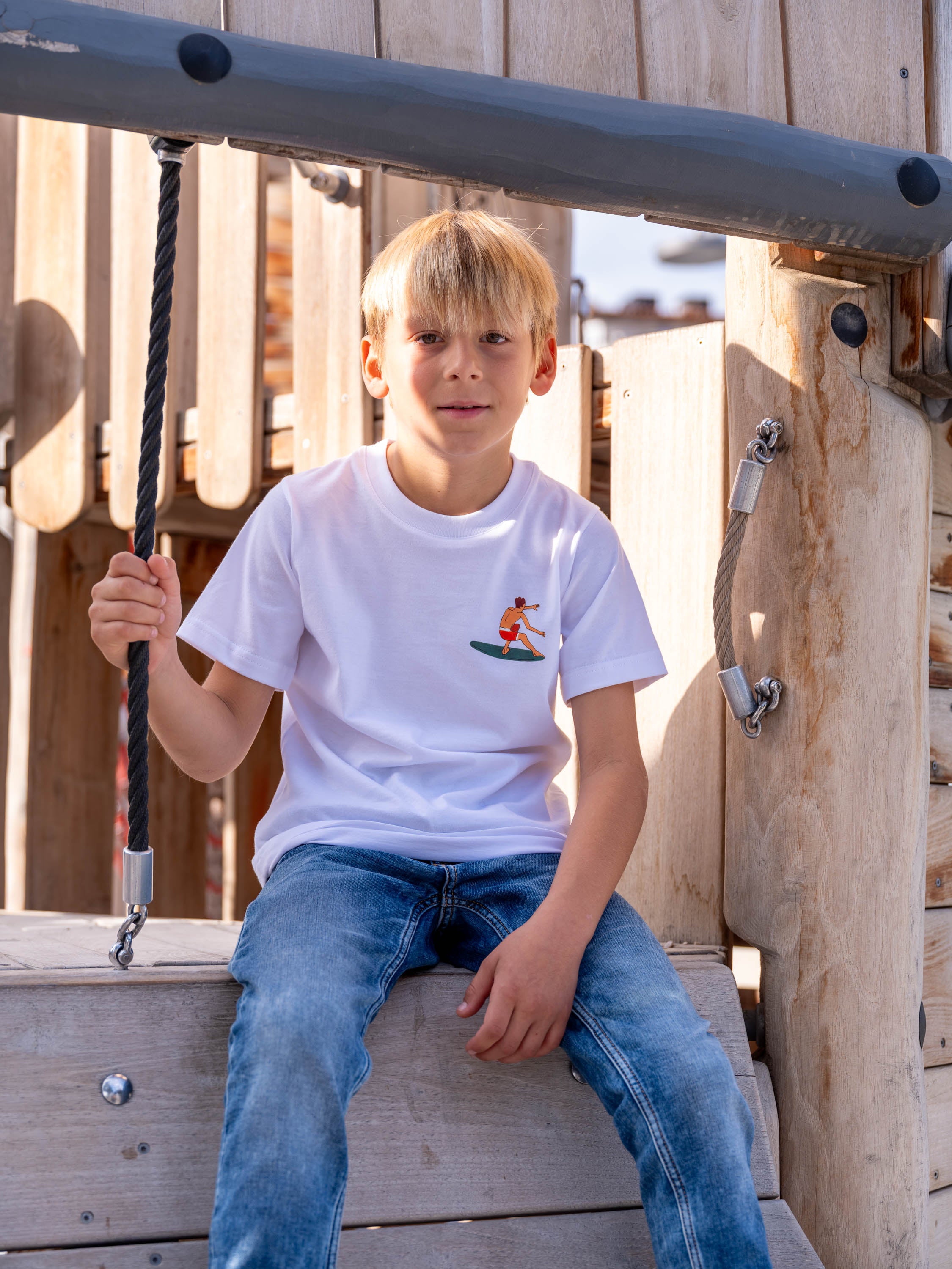 SURF Τυπογραφικό Κολάζ Παραλίας - Μπλούζες