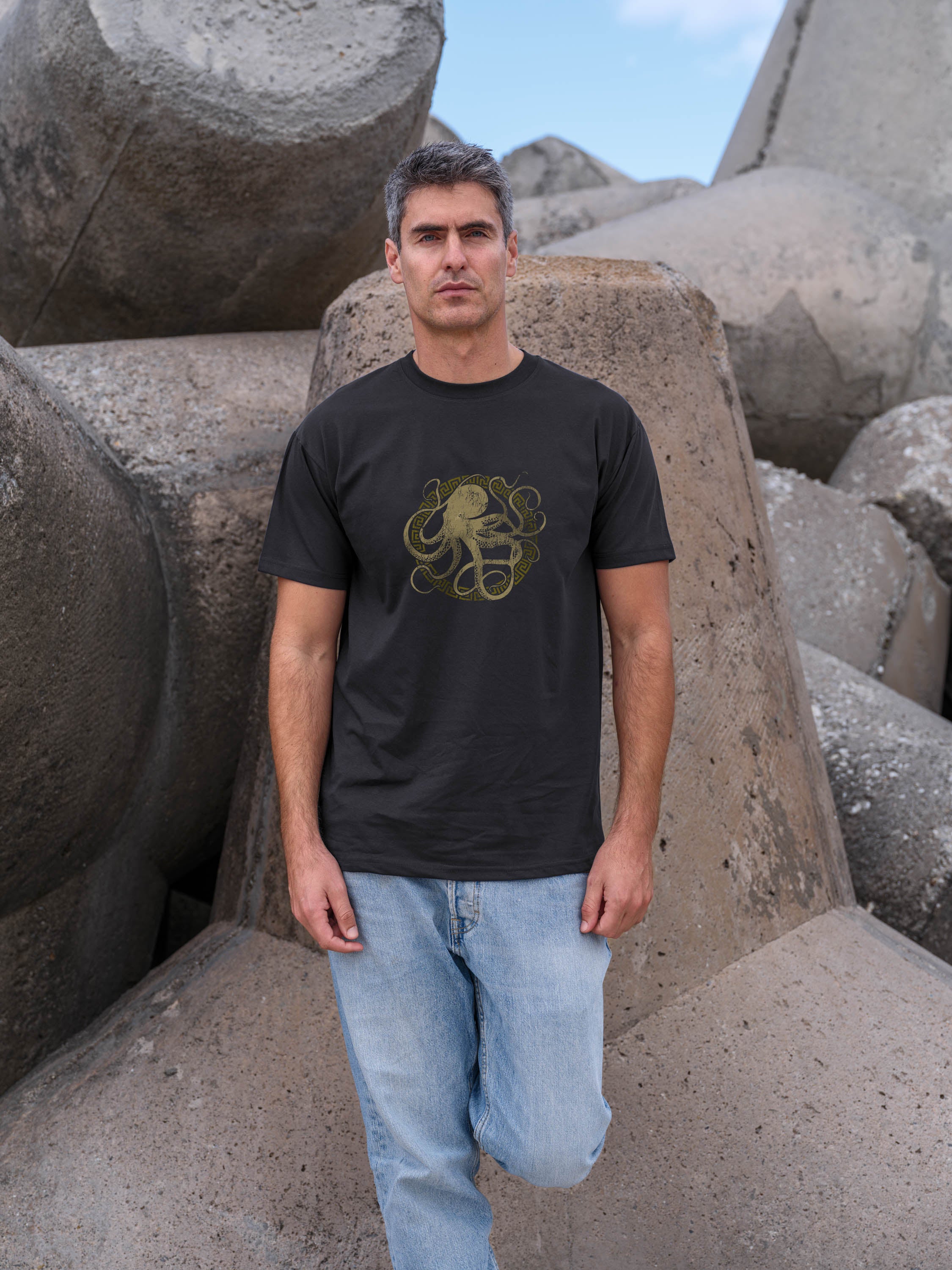 Minimal Octopus Outline - T-Shirts