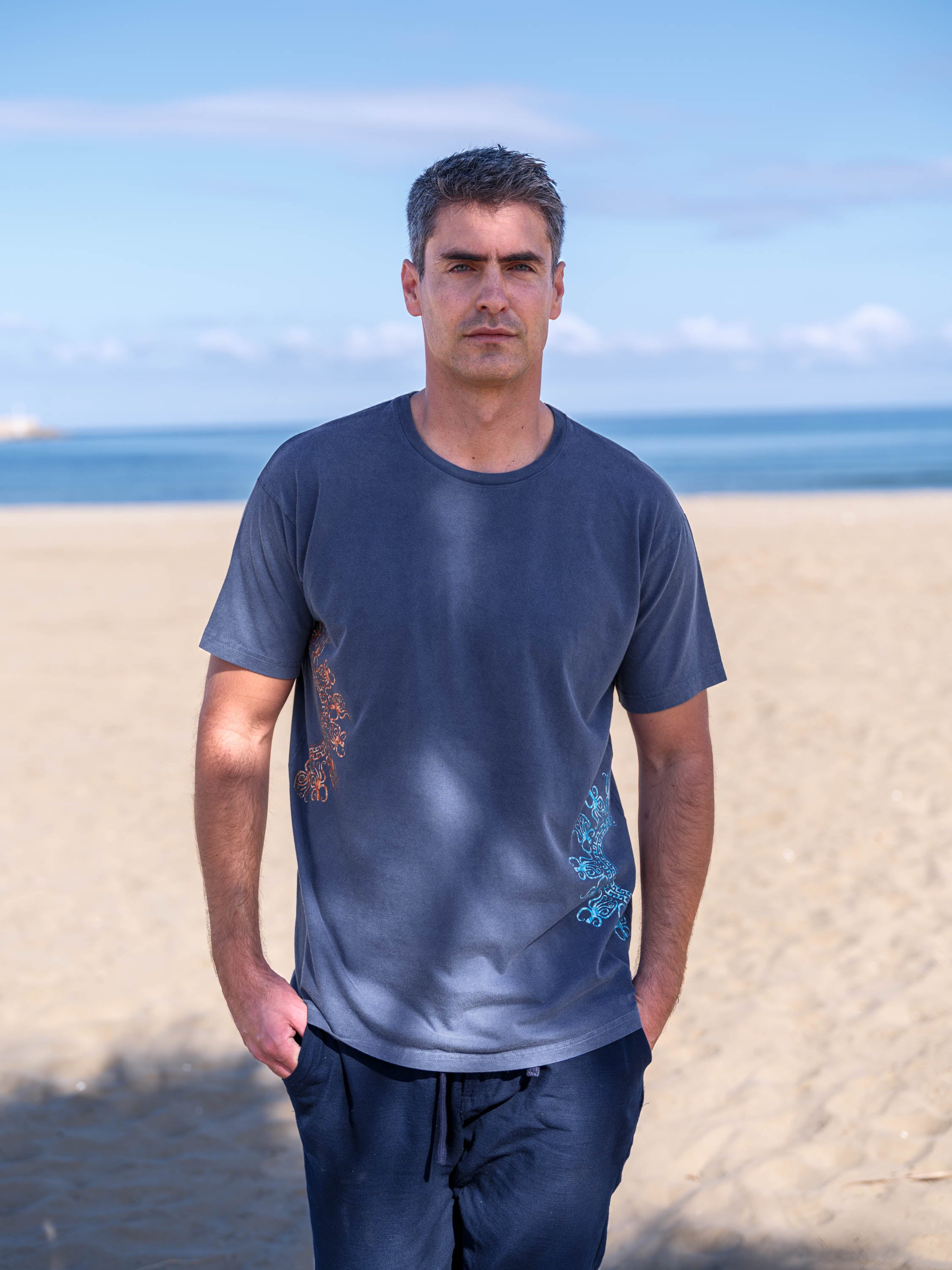 Αφηρημένο Δίδυμο Σχέδιο Ηλιακής Ακτίνας - Μπλούζες Πετροπλυμένες