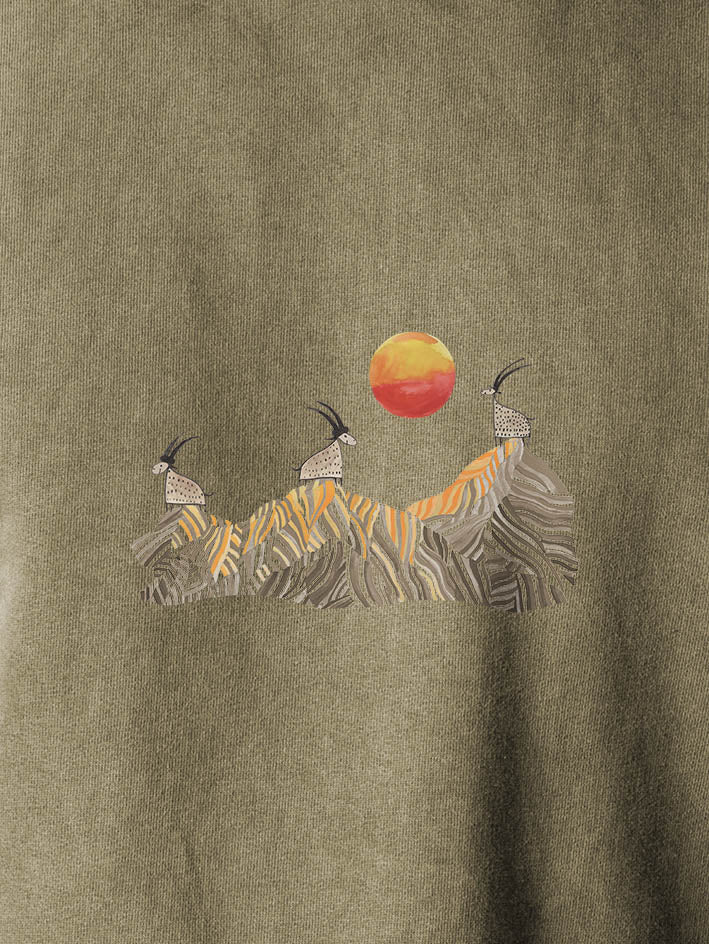 Cretan goats on a jagged ridge - Stonewashed Hoodie