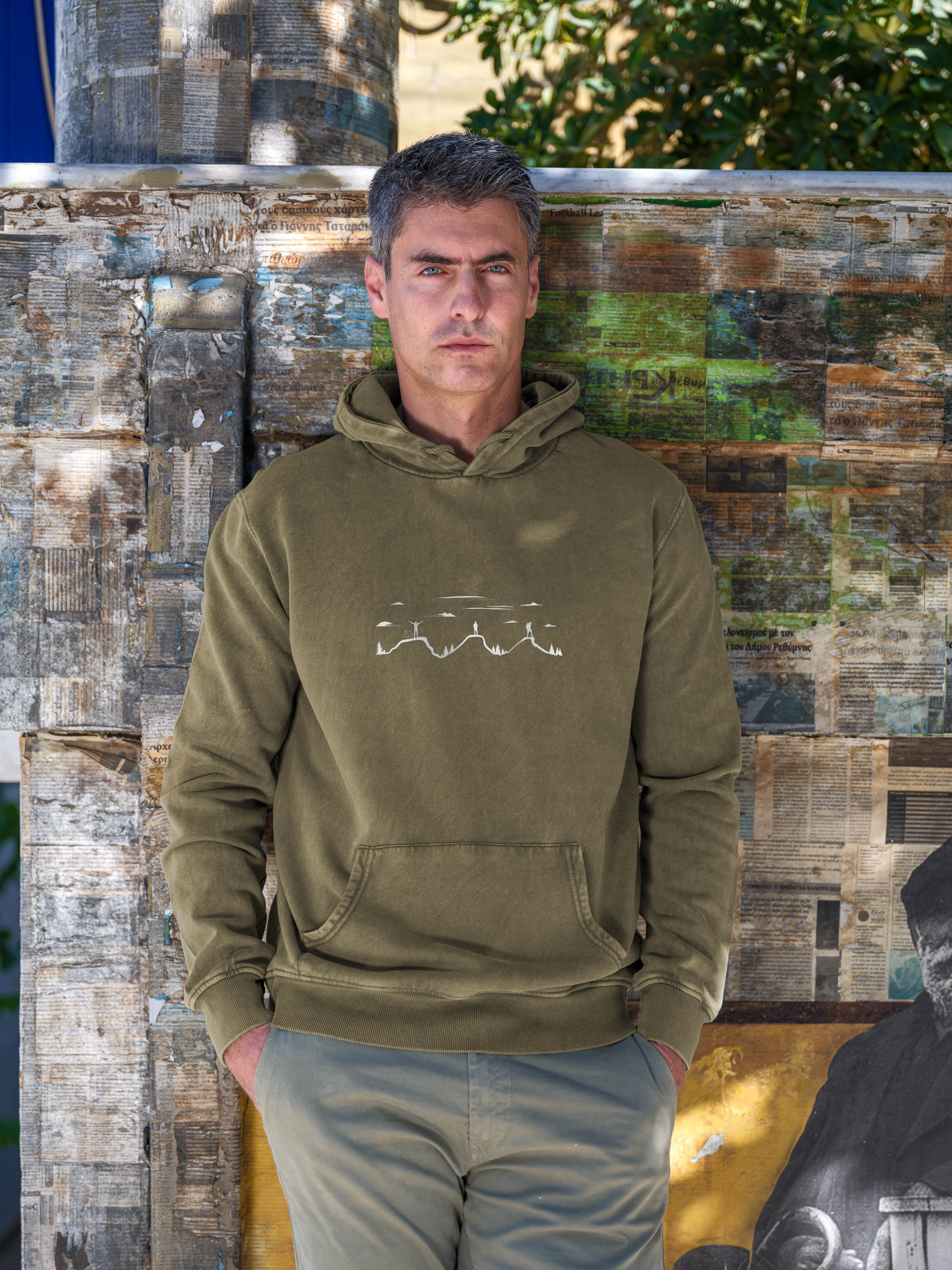 Reaching the summit - Stonewashed Hoodie