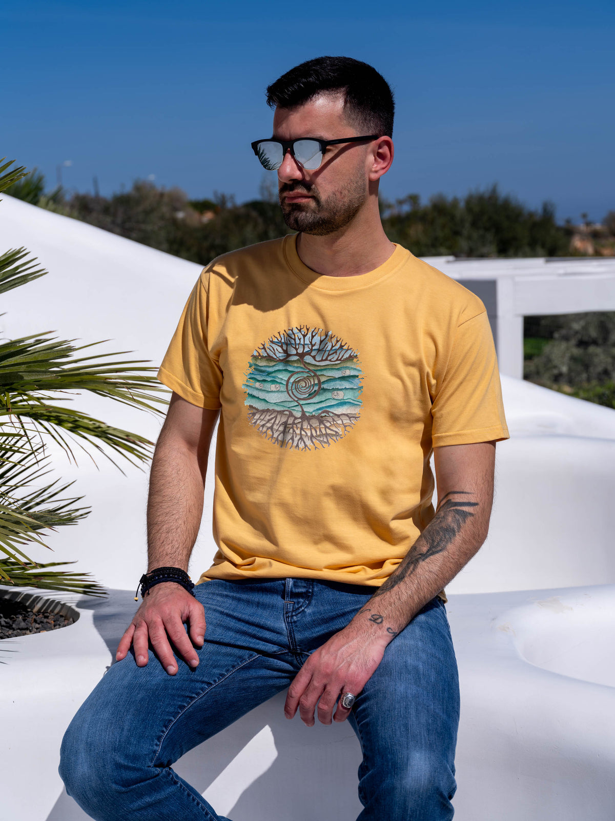 Tree rooted in Cretan landscape - T-Shirts