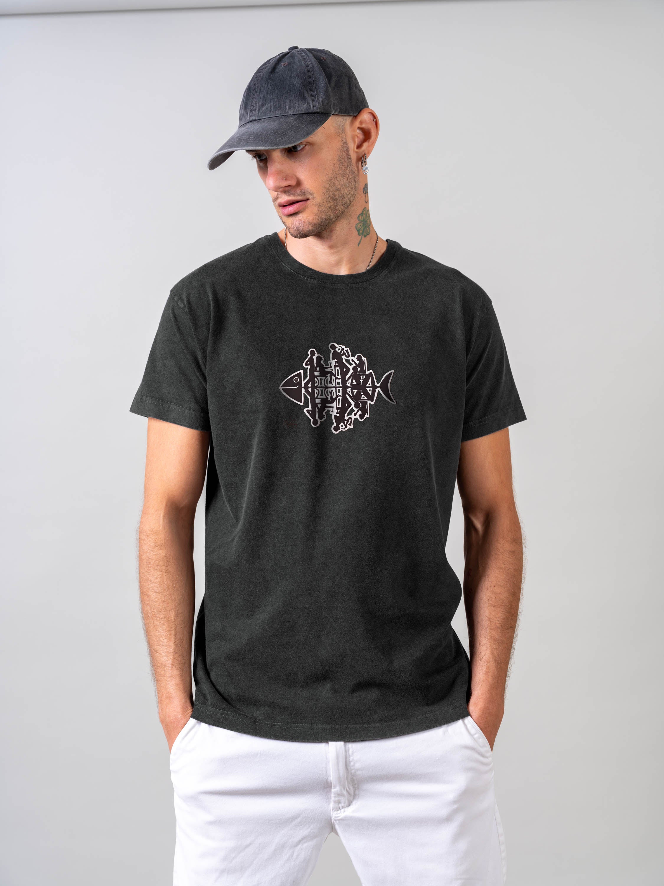 One fish …partying - Stonewashed T-Shirts