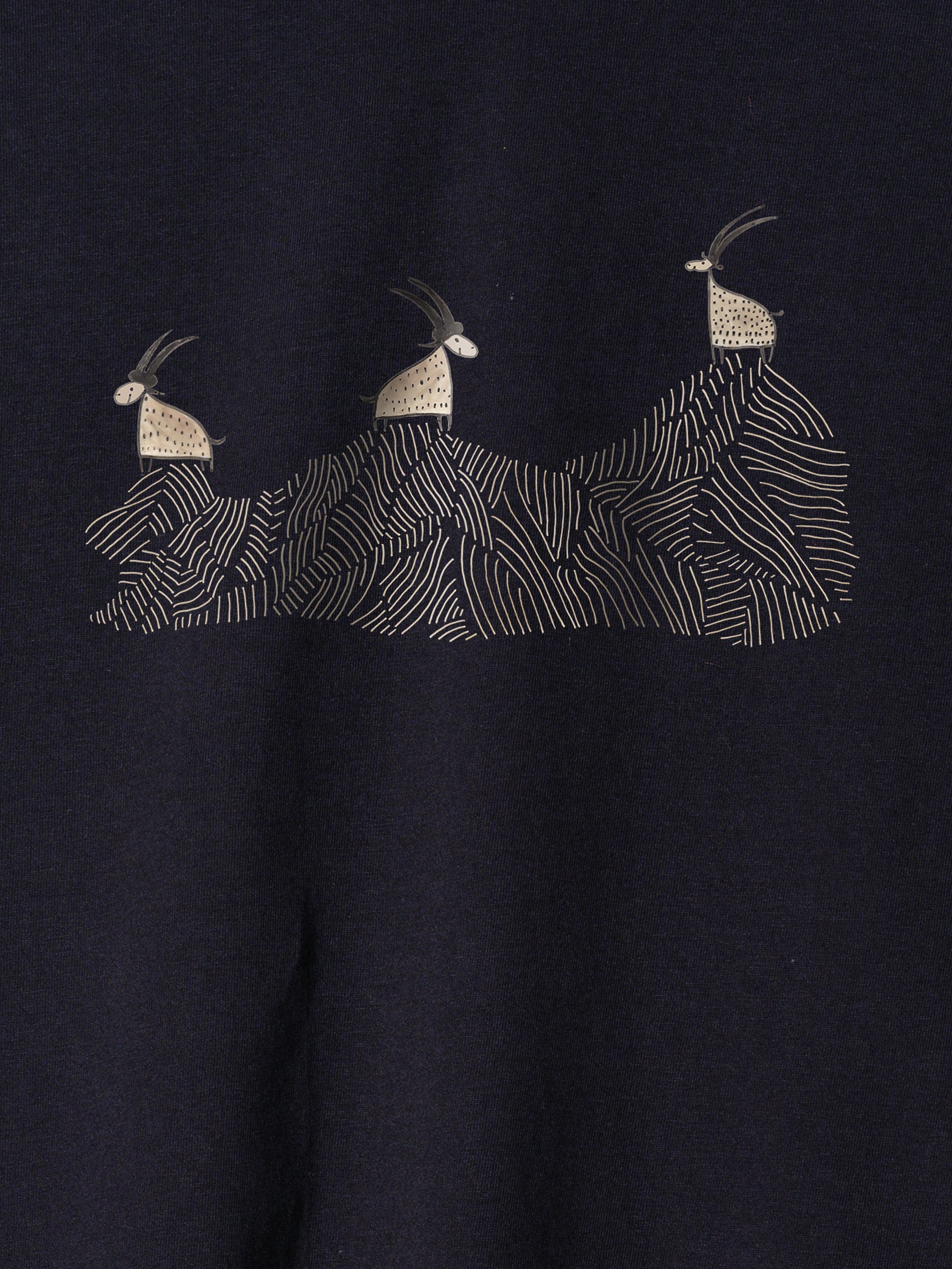 Cretan goats on a jagged ridge - T-Shirts