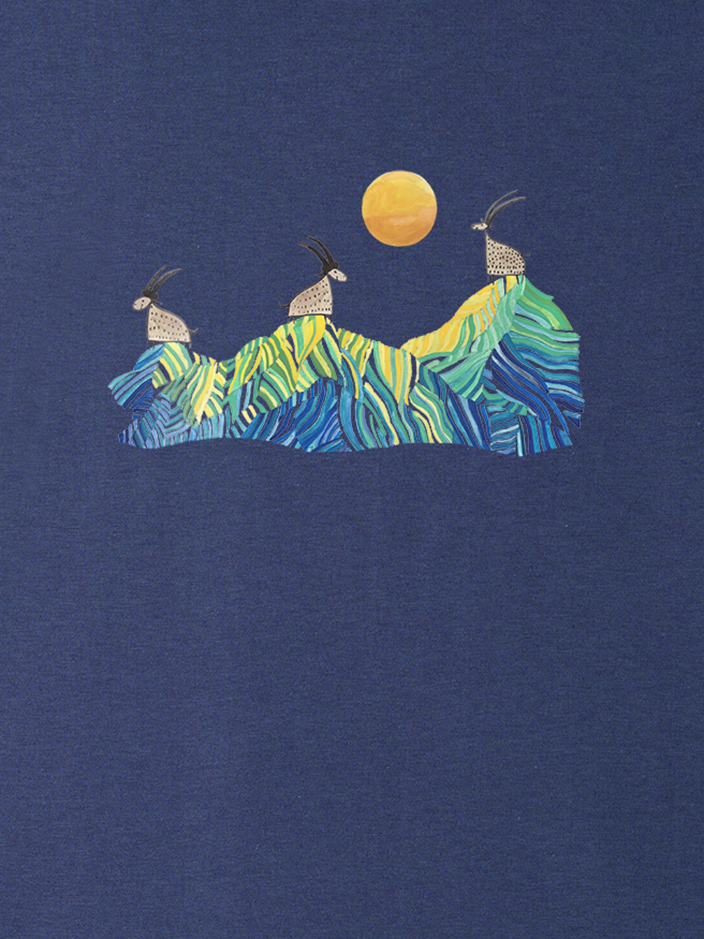 Cretan goats on a jagged ridge - T-Shirts