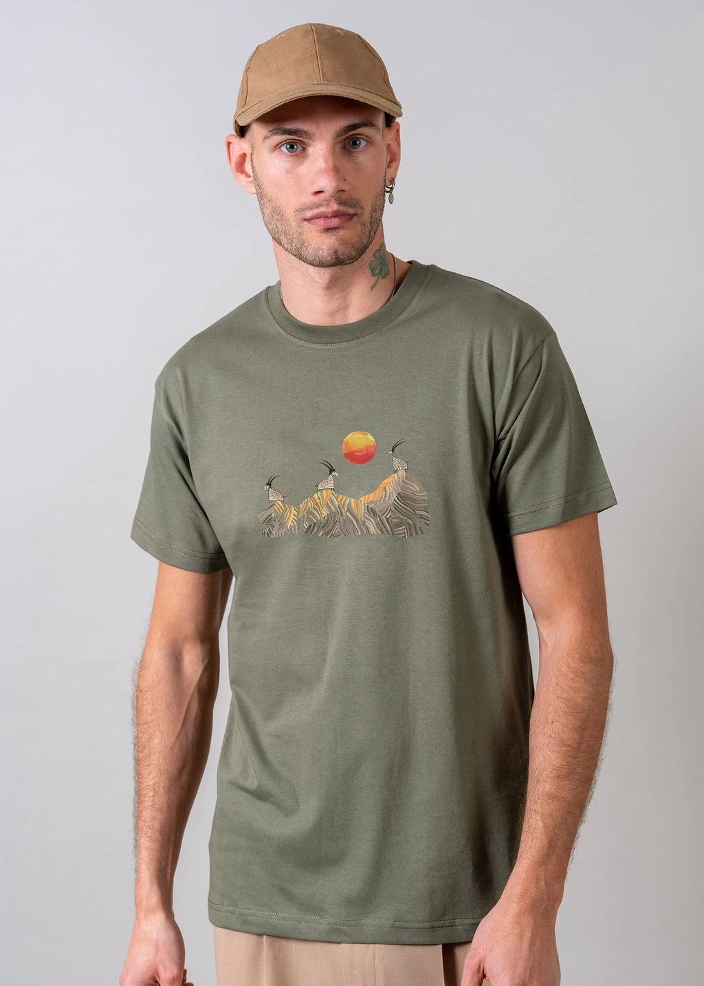 Cretan goats on a jagged ridge - T-Shirts
