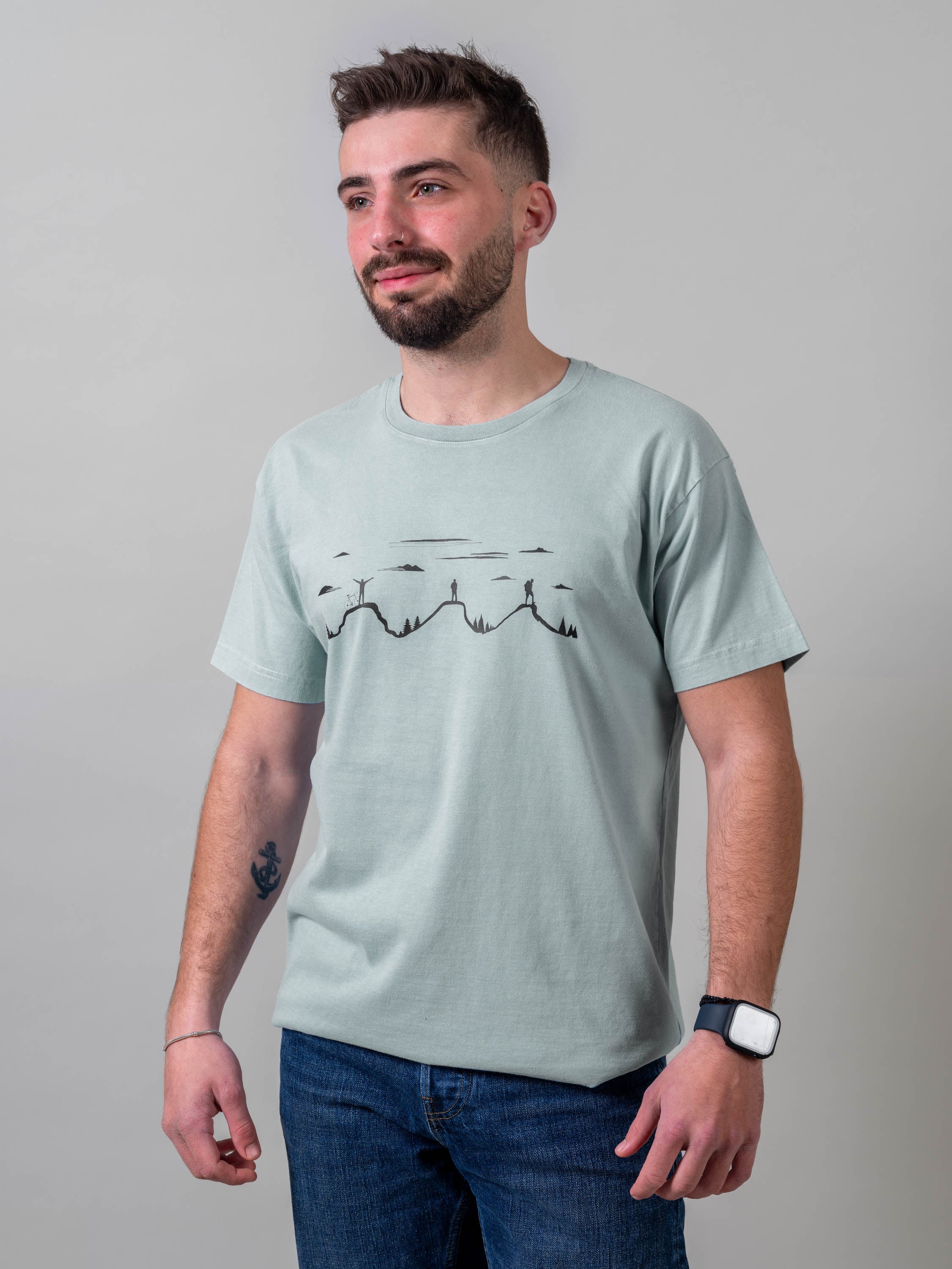 Reaching the summit - T-Shirts