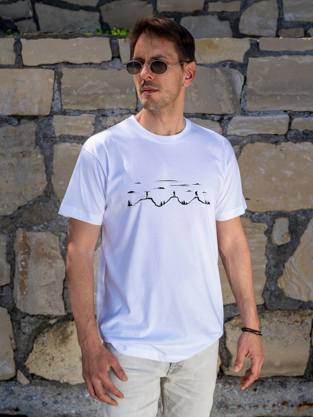 Reaching the summit - T-Shirts