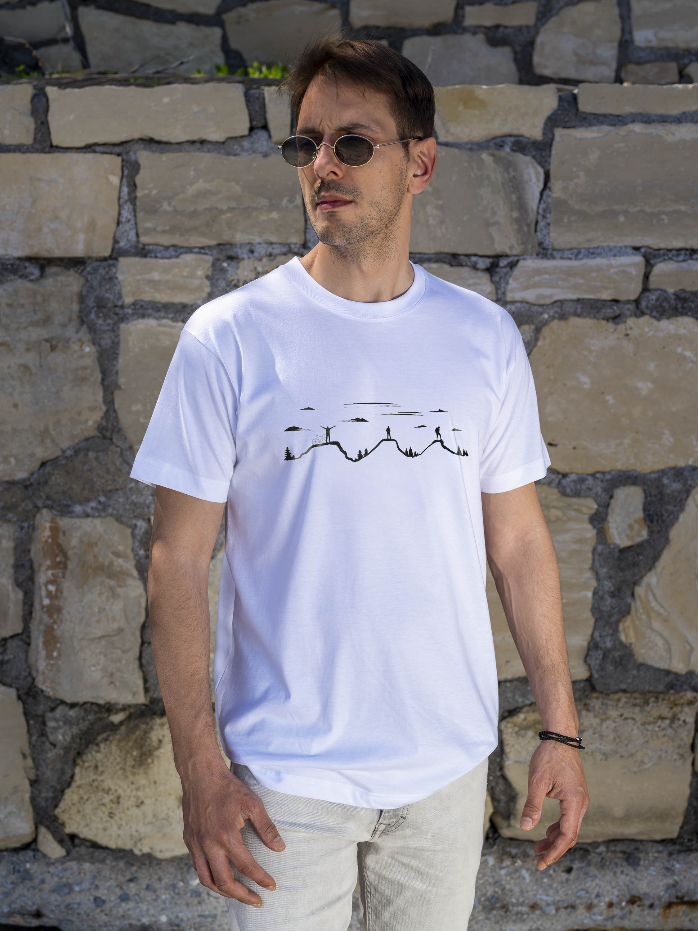 Reaching the summit - T-Shirts