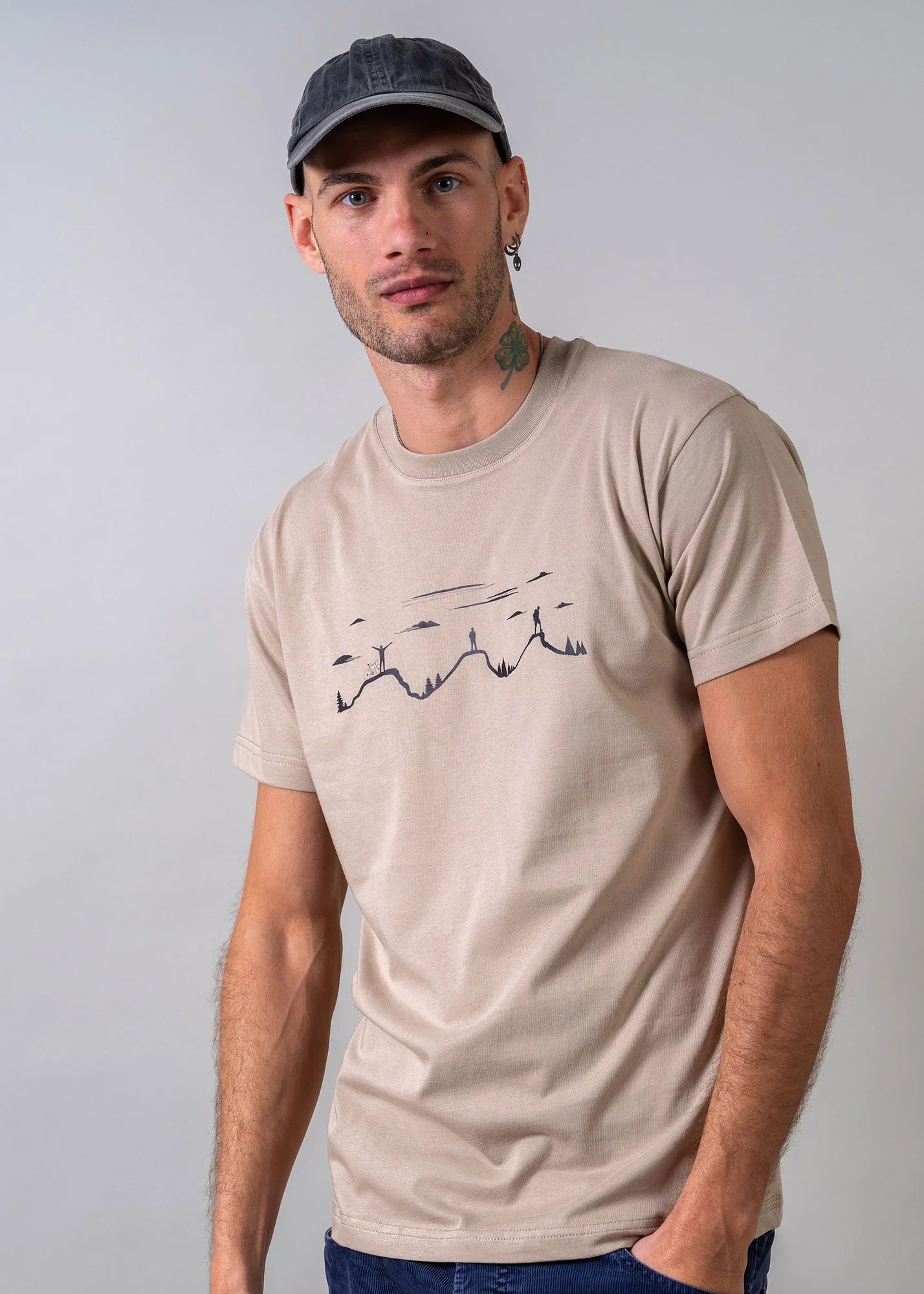 Reaching the summit - T-Shirts