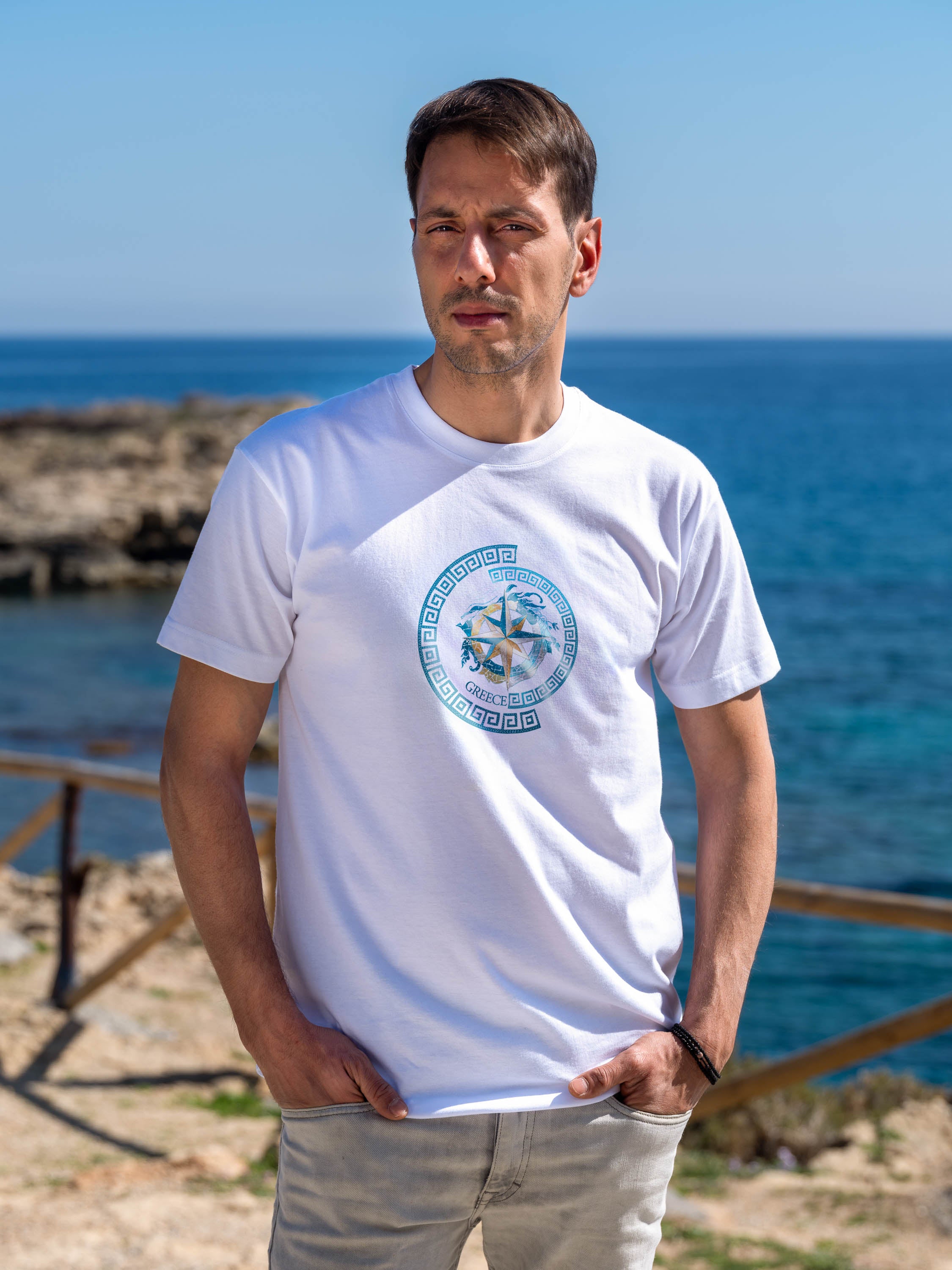 Greek Compass and key pattern - T-Shirts