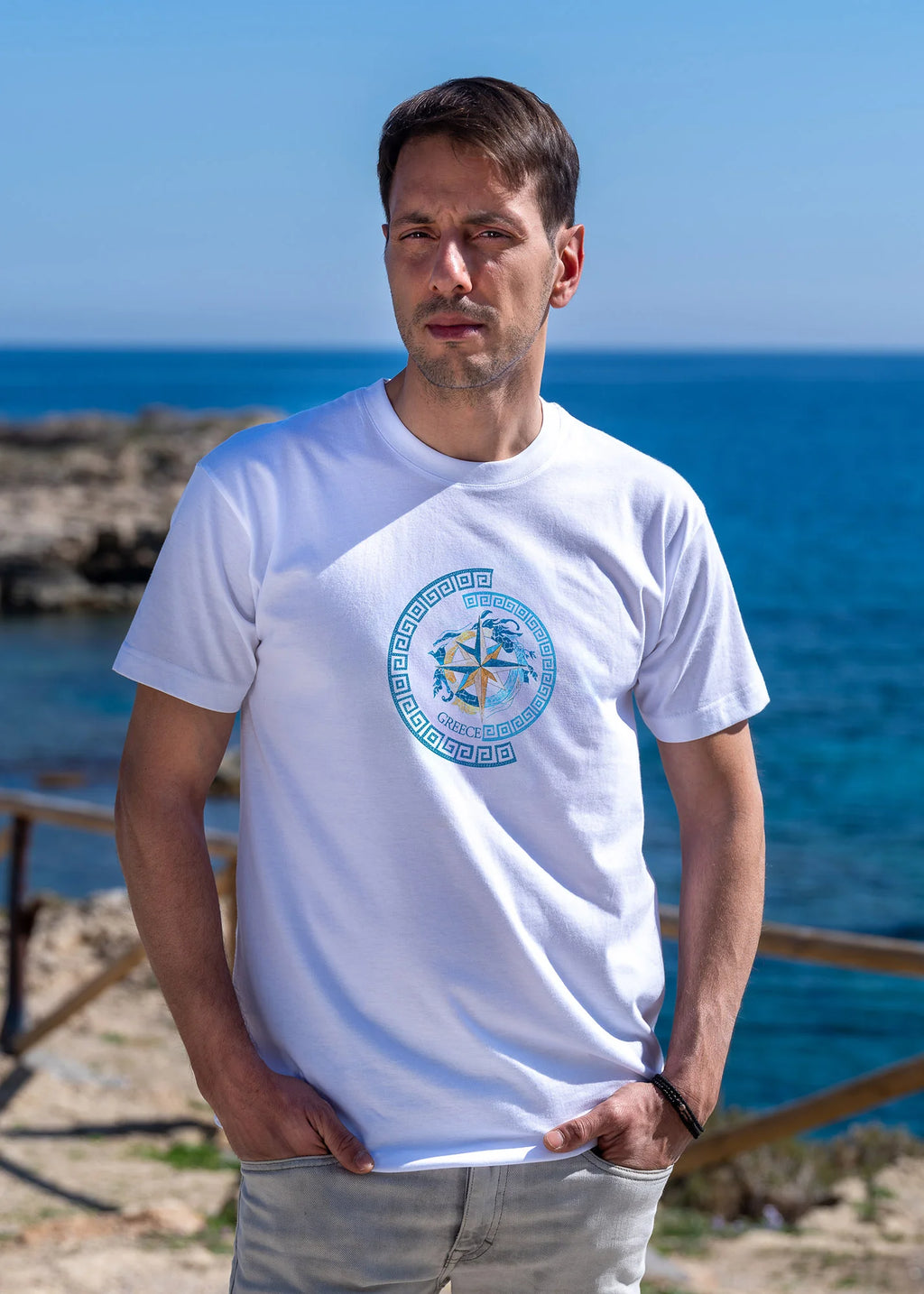 Greek Compass and key pattern - T-Shirts
