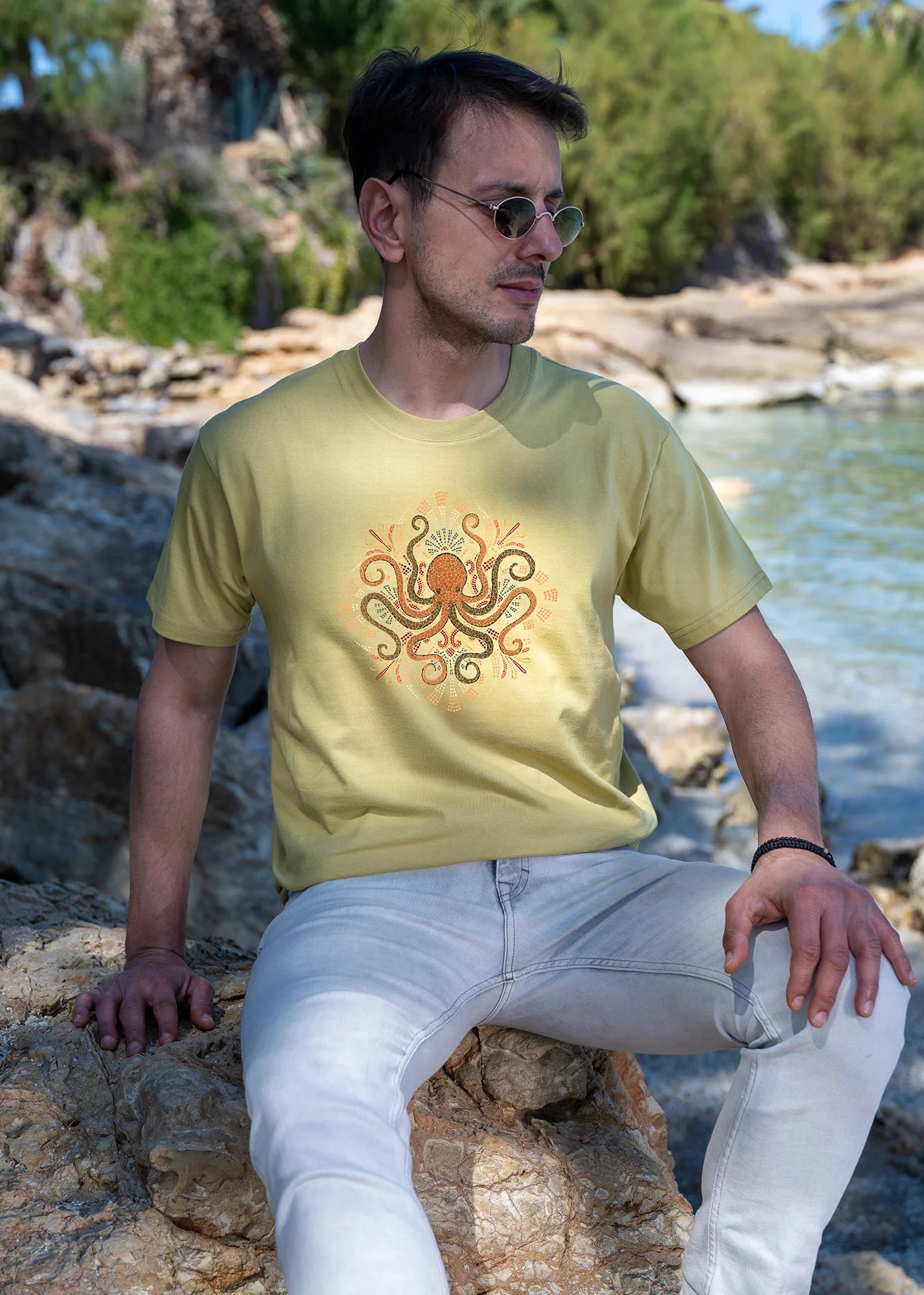 Minoan Octopus - T-Shirts