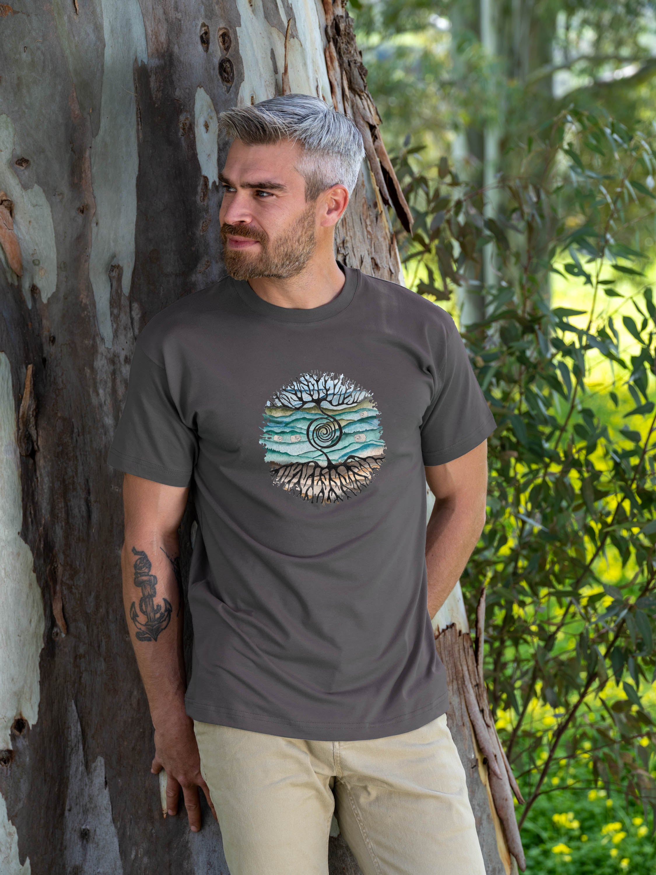 Tree rooted in Cretan landscape - T-Shirts