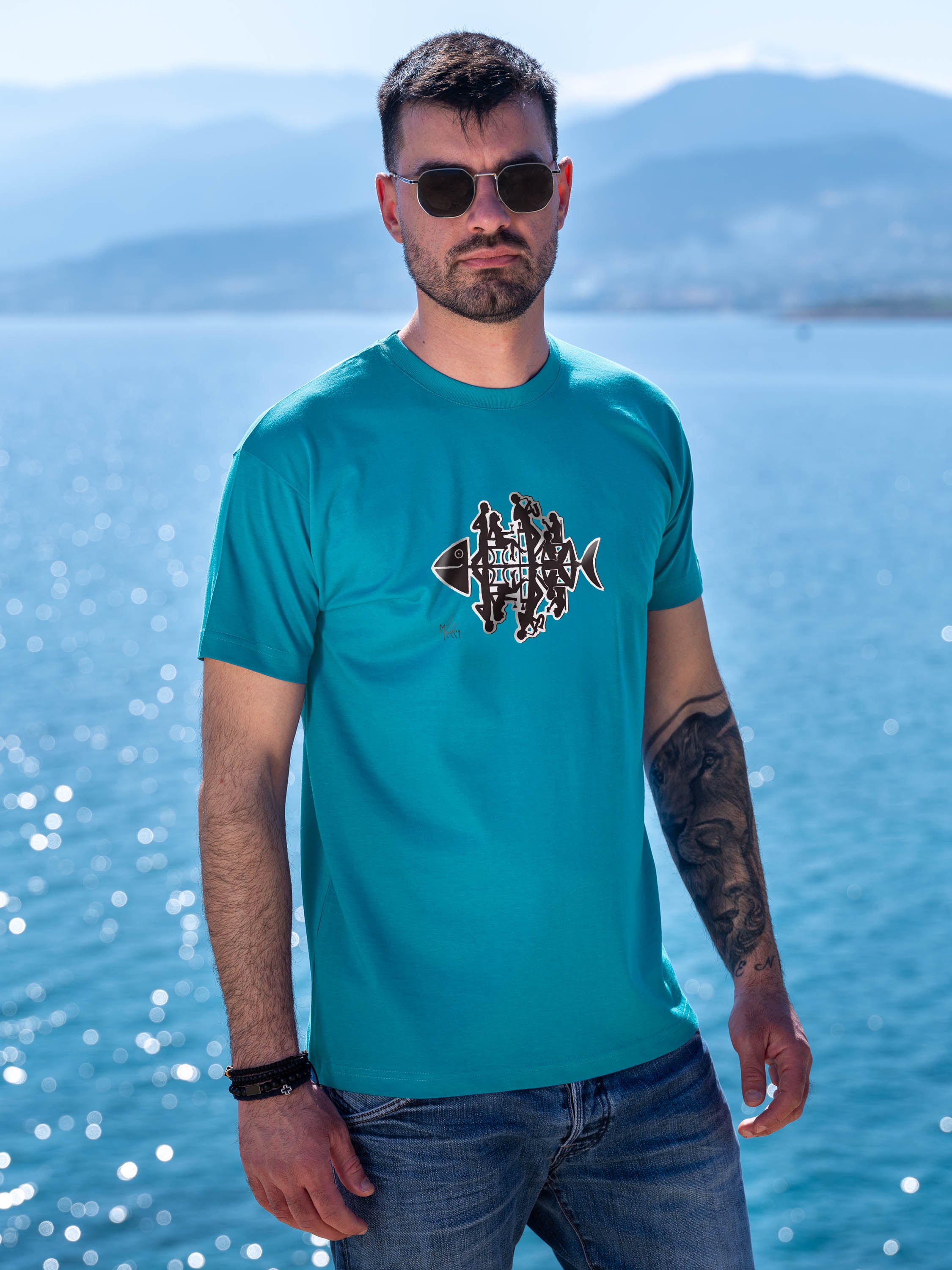 One fish …partying - T-Shirts