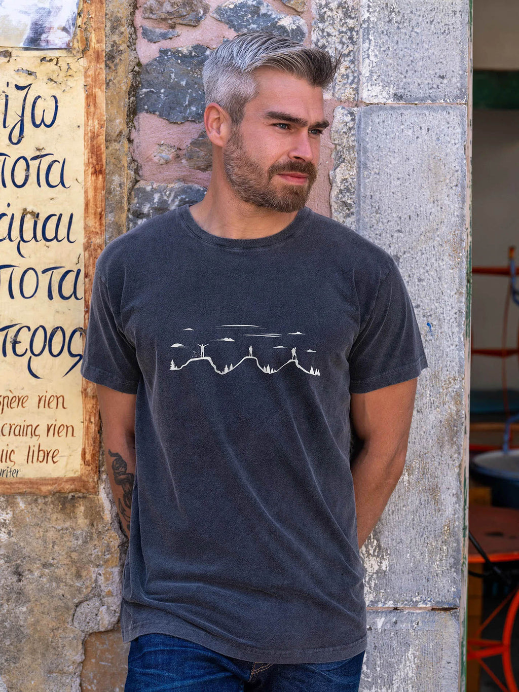 Reaching the summit - Stonewashed T-Shirts