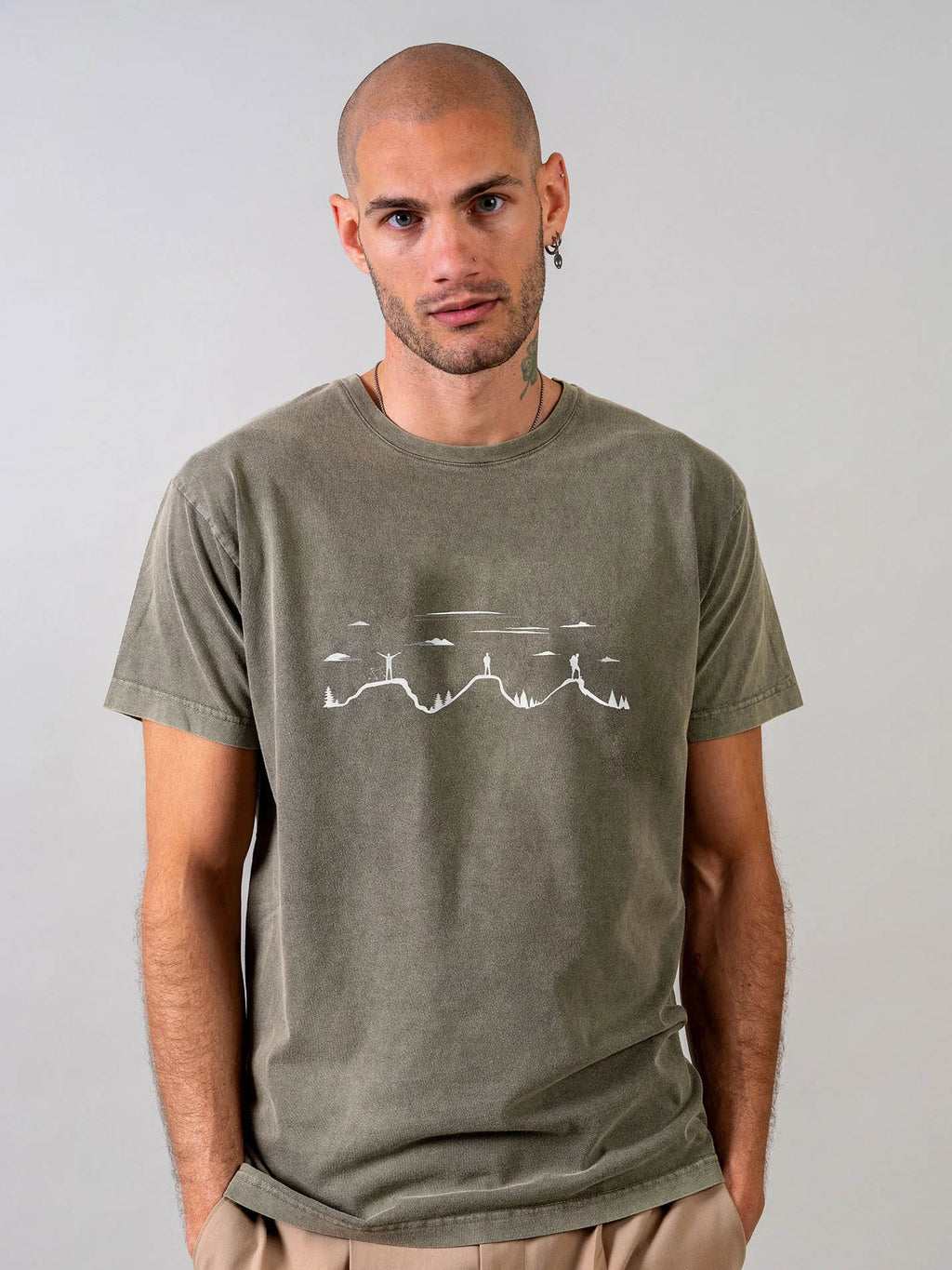 Reaching the summit - Stonewashed T-Shirts