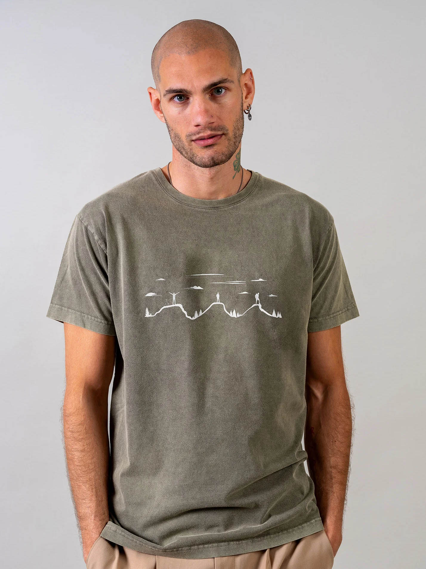 Reaching the summit - Stonewashed T-Shirts
