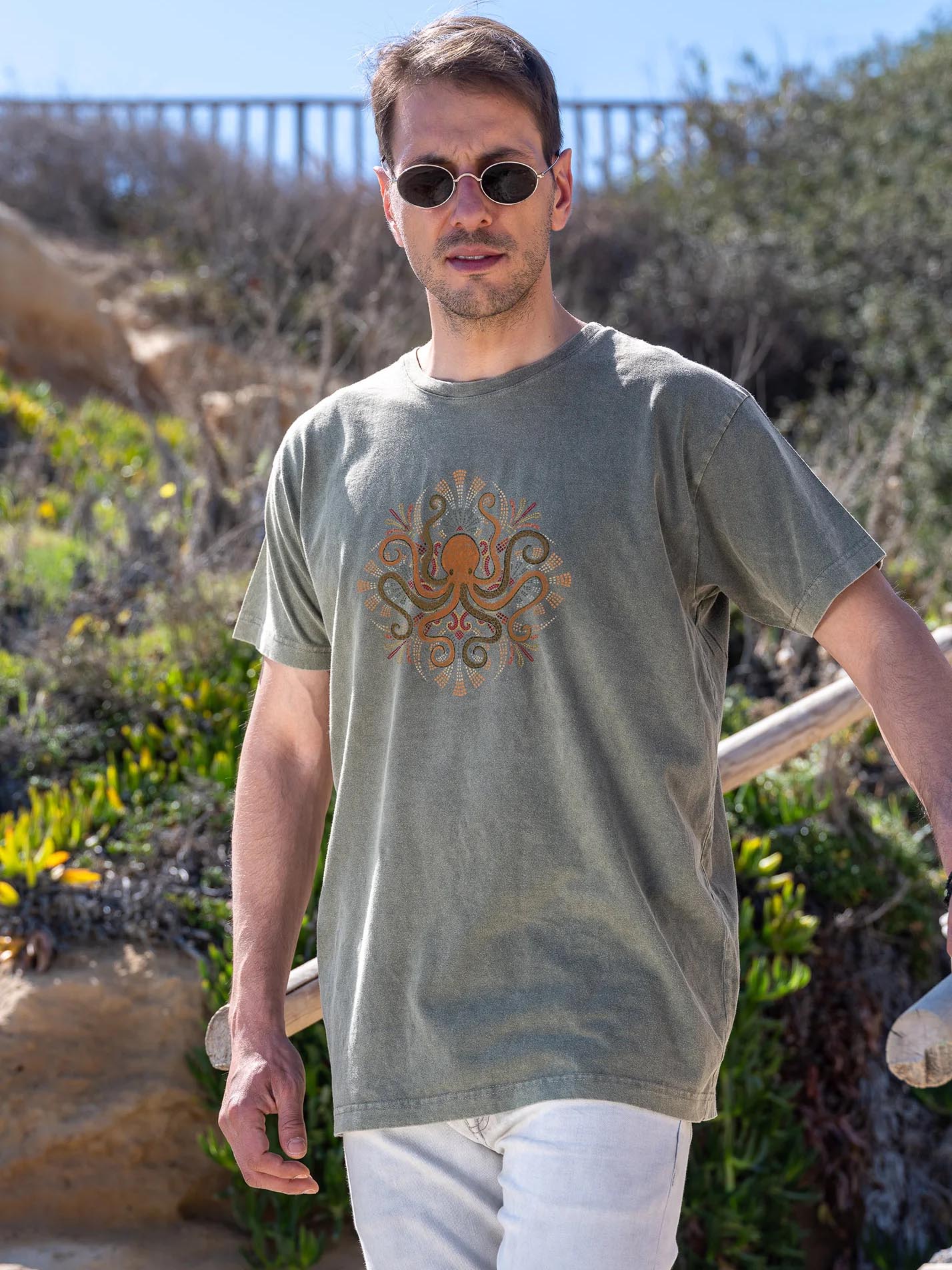 Minoan Octopus - Stonewashed T-Shirts